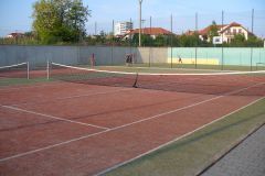 Sportovní areál - kurty 13.5.2007