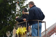 Zdobení vánočního stromu 1.12.2007