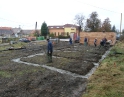 listopad 2009 - Stavba garáží u nádraží