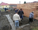 listopad 2009 - Stavba garáží u nádraží