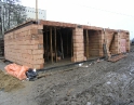 listopad 2009 - Stavba garáží u nádraží