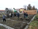 listopad 2009 - Stavba garáží u nádraží