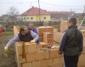 listopad 2009 - Výstavba garáží u nádraží