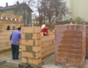listopad 2009 - Výstavba garáží u nádraží