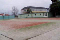 Kurty v areálu ZŠ Tasovice 27.3.2012