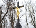 říjen 2013 - Oprava kříže na ul. Krhovické