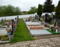 květen 2014 - Rekonstrukce chodníků na hřbitově